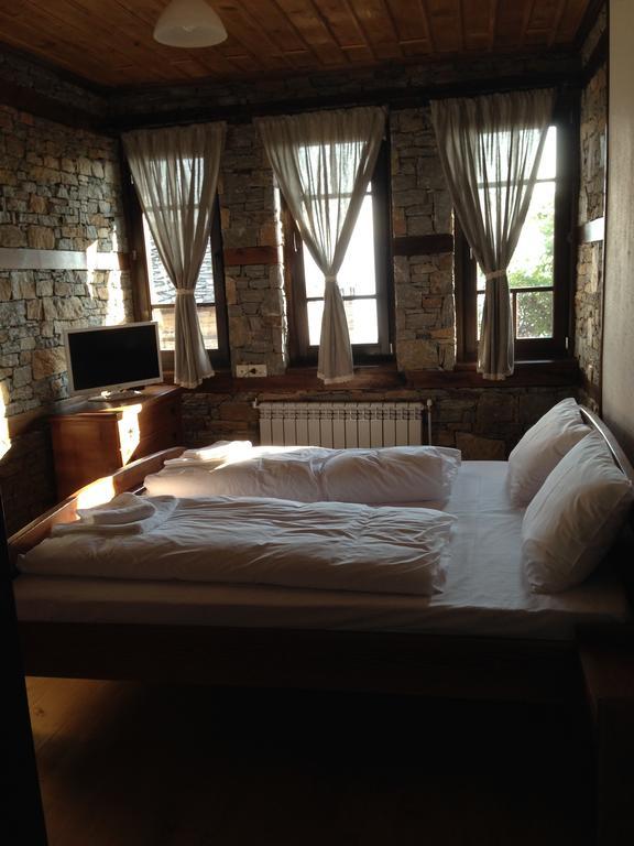 Delchevata Kushta V Leshten Zimmer foto